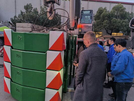 Piezas de hierro de fundición de arena de alta calidad OEM Contrapeso de 10 toneladas para grúa