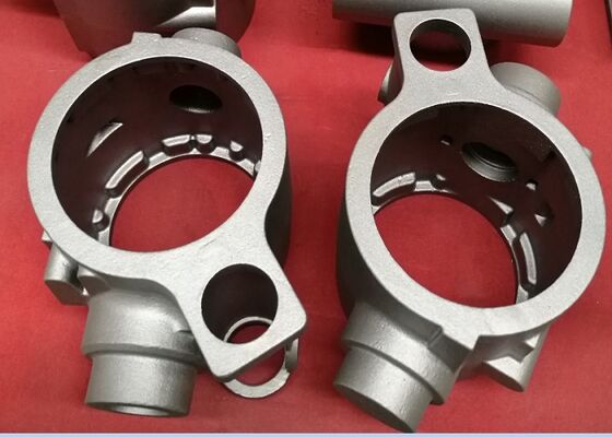 OEM de alta calidad hierro fundido de arena con exactitud de las dimensiones de la cabeza del motor piezas de fundición con pintura de acabado