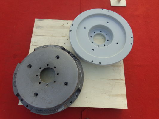 Peso contrario gris de la rueda del arrabio para las mini grúas del excavador de Liebherr